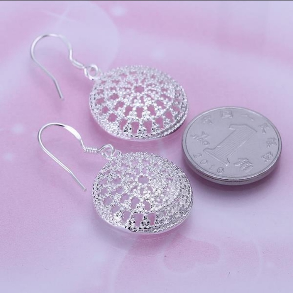 Earrings - Picture 2 of 4